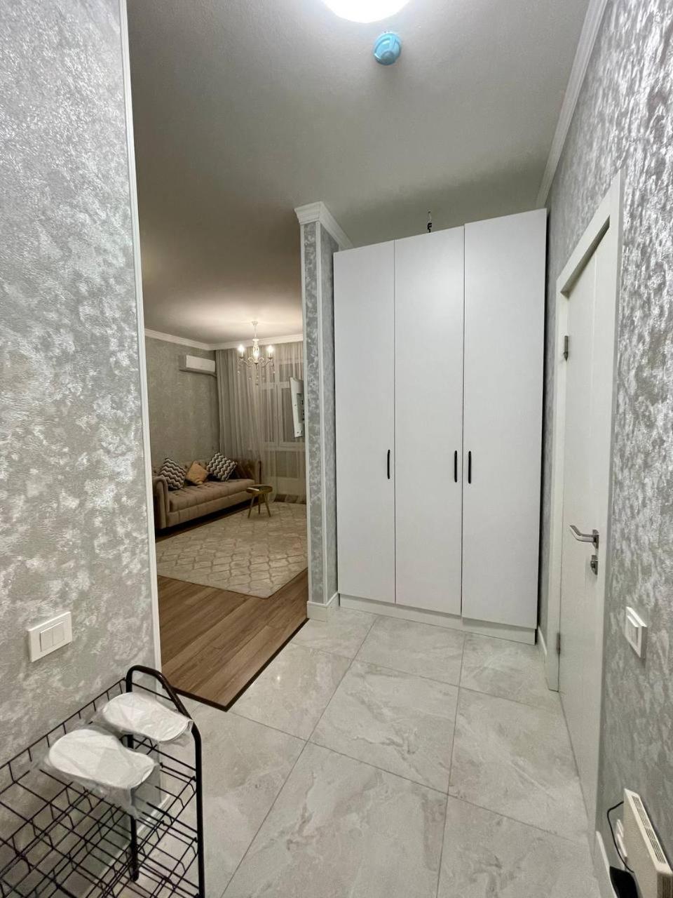 Braun Residence: Stylish Apartment Opposite Mega Alma-Ata Mall Exterior photo